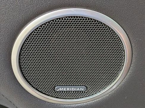 Used 2017 Land Rover Range Rover HSE image 14