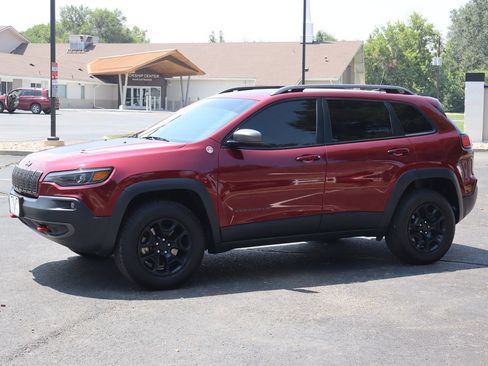 Used 2020 Jeep Cherokee Trailhawk w/ Comfort/Convenience Group AWD/4WD image 10