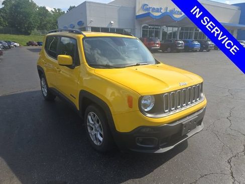 Used 2016 Jeep Renegade Latitude w/ Cold Weather Group FWD image 1