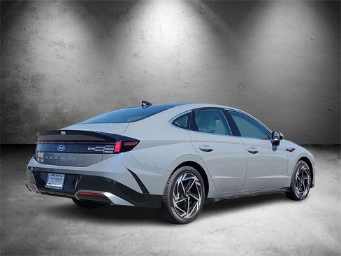 New 2025 Hyundai Sonata SEL image 3