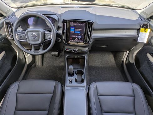 New 2026 Volvo XC40 B5 Core w/ Protection Package Premier image 20