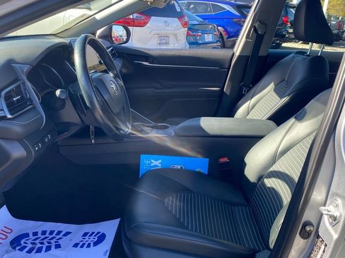 Used 2023 Toyota Camry SE image 6