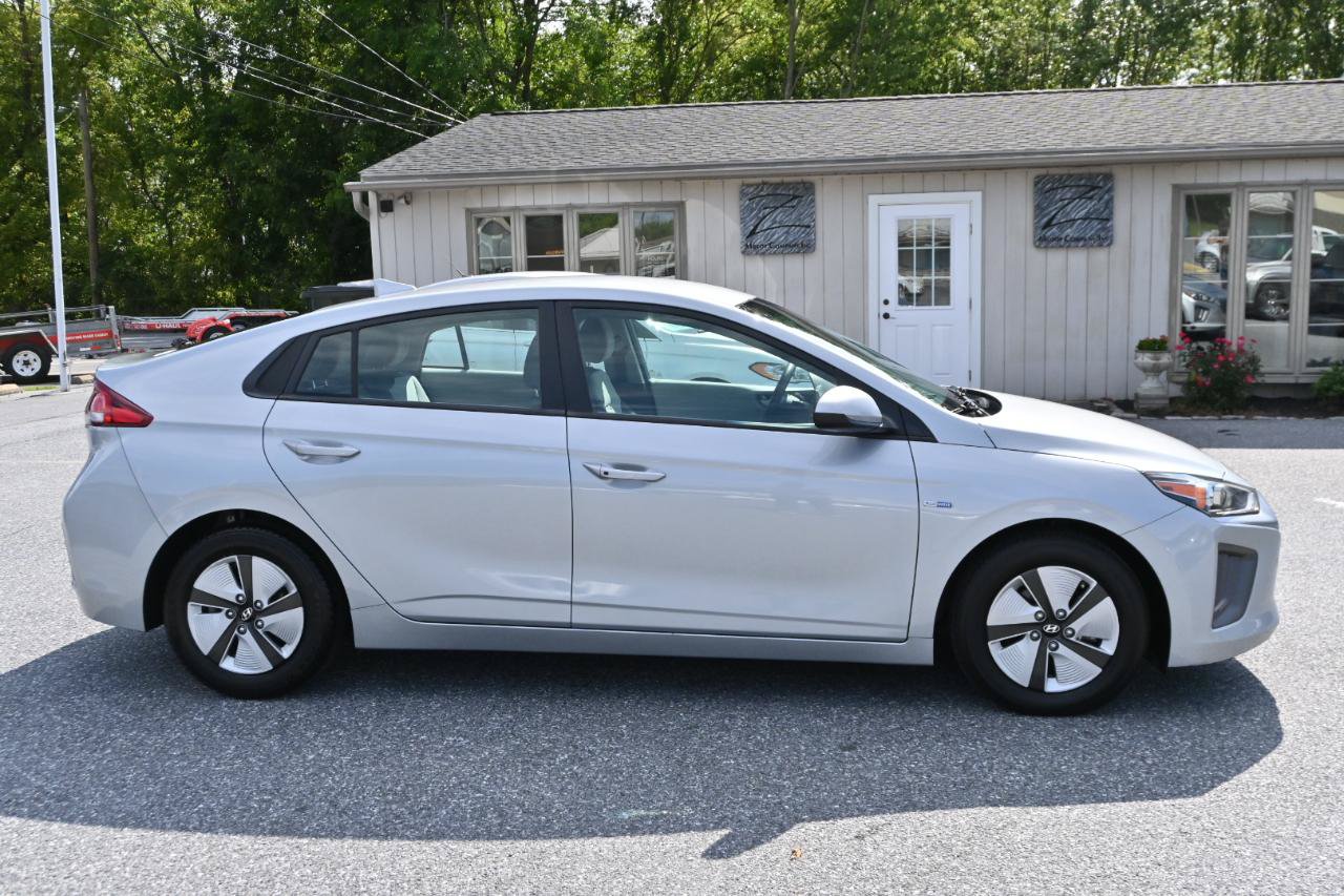 Used 2020 Hyundai Ioniq Blue FWD image 11