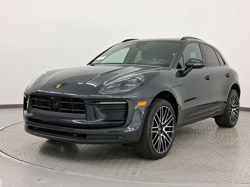 Used 2026 Porsche Macan image 1