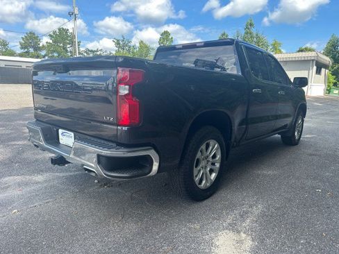 Used 2022 Chevrolet Silverado 1500 LTZ w/ Z71 Off-Road Package AWD/4WD image 6