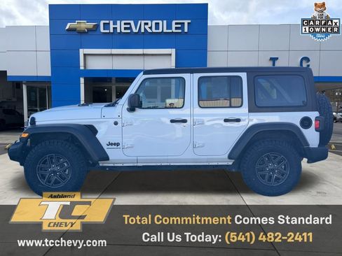 Used 2024 Jeep Wrangler Sport S image 2