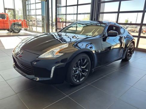 Used 2017 Nissan 370Z Coupe RWD image 1