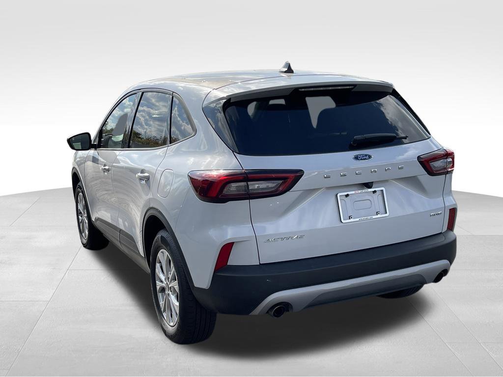 Used 2025 Ford Escape Active AWD/4WD image 11