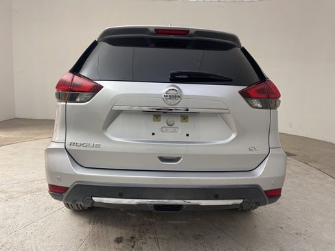 Used 2019 Nissan Rogue SV image 12