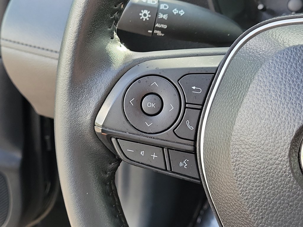 Used 2025 Toyota Corolla Cross LE w/ Moonroof Package FWD image 28