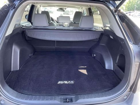 Used 2019 Toyota RAV4 XLE Premium w/ Cold Weather Package FWD image 9