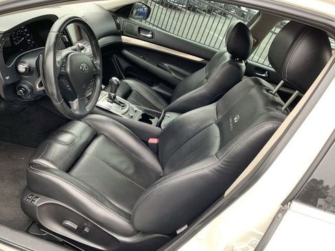 Used 2011 INFINITI G37 Journey w/ Sport Pkg - RWD image 18