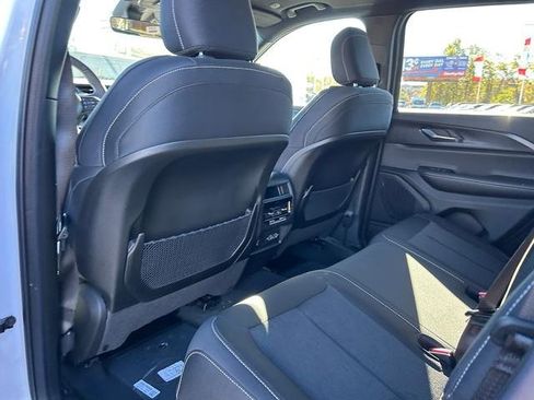 New 2025 Jeep Grand Cherokee 4WD image 14