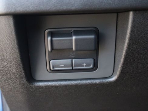 New 2025 GMC Canyon Elevation w/ Convenience Package image 13