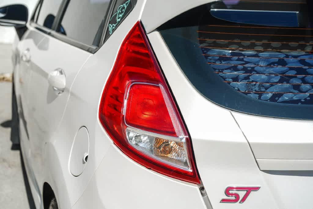 Used 2016 Ford Fiesta ST FWD image 9