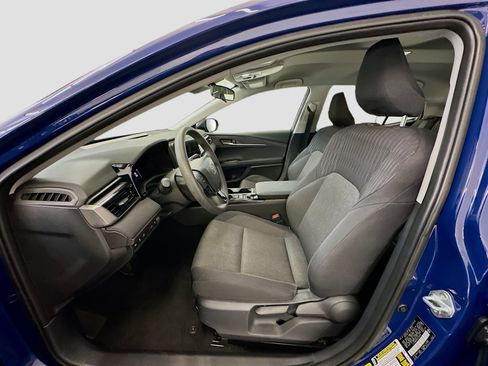 Used 2025 Toyota Camry LE image 13