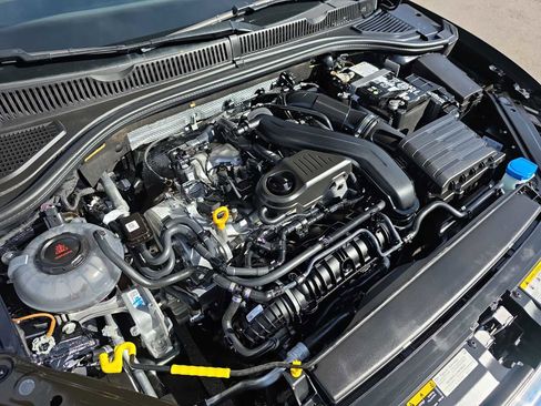 Used 2024 Volkswagen Jetta SE image 13