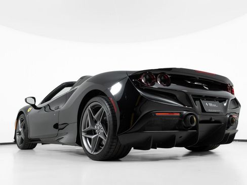 Used 2022 Ferrari F8 Tributo RWD image 17