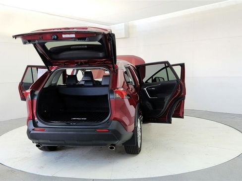 Certified 2020 Toyota RAV4 XLE Premium AWD/4WD image 11