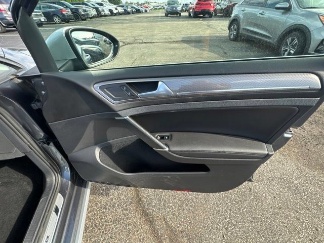 Used 2019 Volkswagen Golf Alltrack SE AWD/4WD image 16