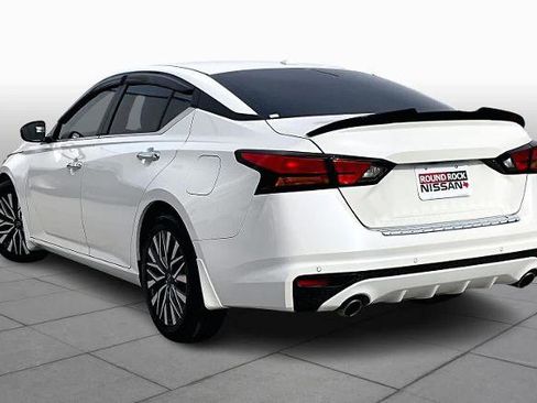 Certified 2023 Nissan Altima 2.5 SV w/ SV Premium Package image 11