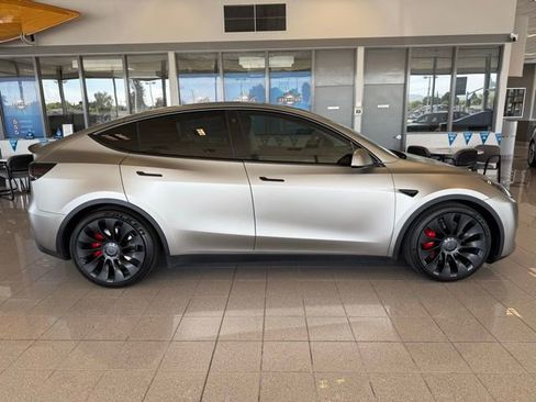 Used 2021 Tesla Model Y Performance image 2