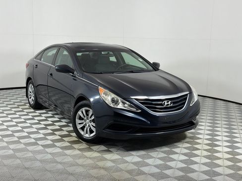 Used 2011 Hyundai Sonata GLS FWD image 2
