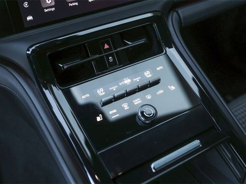 Certified 2025 Porsche Panamera GTS image 27