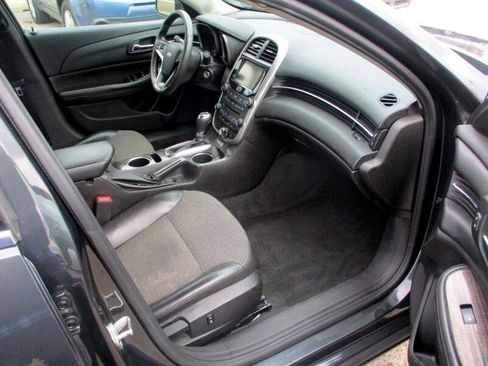Used 2015 Chevrolet Malibu LT w/ Power Convenience Package image 7