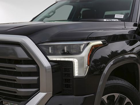 Used 2024 Toyota Tundra Limited image 3