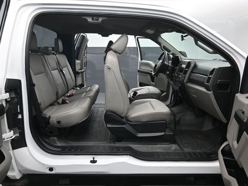 Used 2021 Ford F250 XL w/ Power Equipment Group image 27