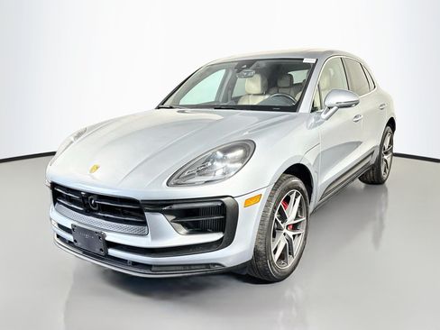 Used 2023 Porsche Macan S AWD/4WD image 4