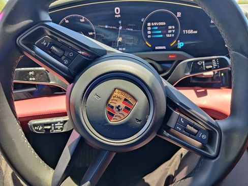 Used 2022 Porsche Taycan RWD image 9