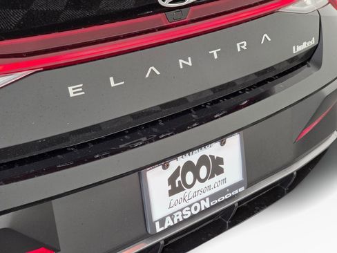 Used 2026 Hyundai Elantra Limited FWD image 36