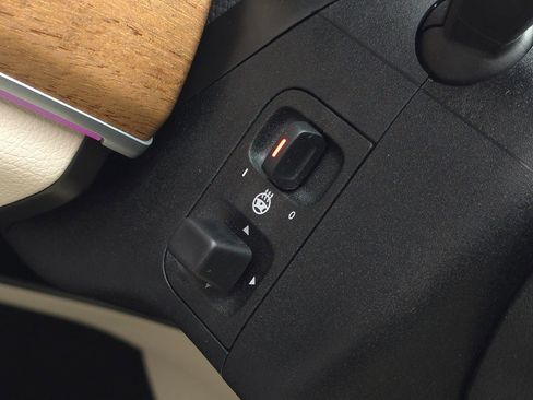 Used 2023 Mercedes-Benz GLE 350 4MATIC w/ AMG Line Exterior image 29