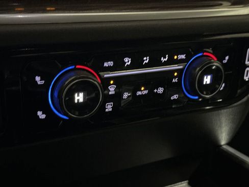 Used 2022 Chevrolet Silverado 1500 LT Trail Boss w/ LT Trail Boss Premium Package image 17