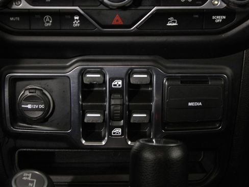 Used 2023 Jeep Gladiator Overland image 20