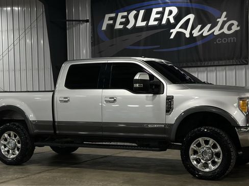 Used 2017 Ford F250 Lariat w/ Lariat Value Package AWD/4WD image 24