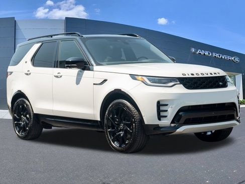 Used 2025 Land Rover Discovery Dynamic SE AWD/4WD image 3