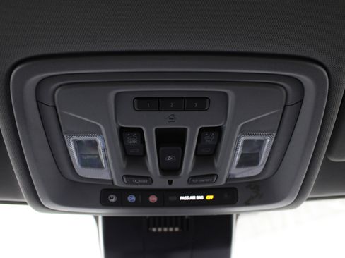 Used 2022 Chevrolet Silverado 1500 LT Trail Boss w/ Convenience Package II AWD/4WD image 19