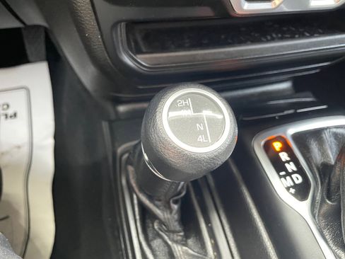 Used 2019 Jeep Wrangler Unlimited Sport S AWD/4WD image 24