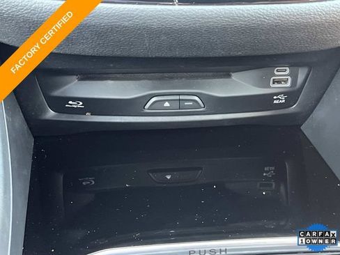 Used 2024 Chrysler Pacifica Pinnacle FWD image 38