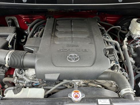 Used 2018 Toyota Tundra SR5 w/ TRD Off Road Package AWD/4WD image 31