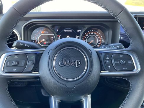New 2026 Jeep Wrangler Unlimited Sahara AWD/4WD image 15