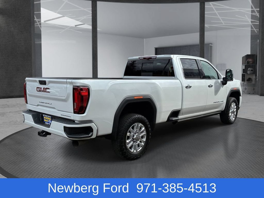 Used 2023 GMC Sierra 3500 Denali w/ Denali Ultimate Package AWD/4WD image 5