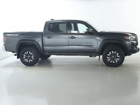 Certified 2022 Toyota Tacoma TRD Off-Road image 11