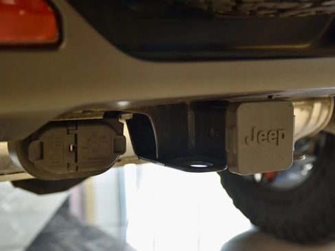 Used 2024 Jeep Wrangler Unlimited AWD/4WD image 10
