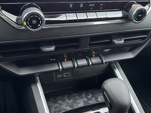 Certified 2024 Chevrolet Colorado Trail Boss w/ Technology Package image 20