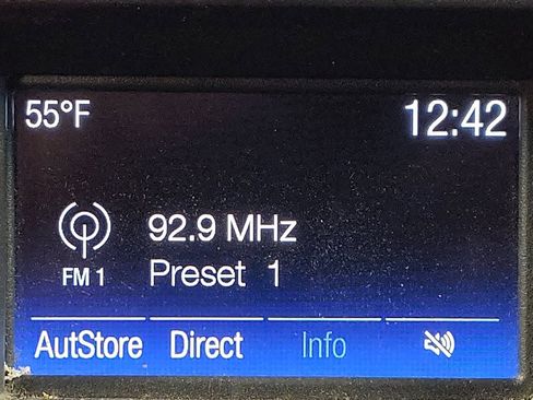 Used 2019 Ford Explorer XLT image 25