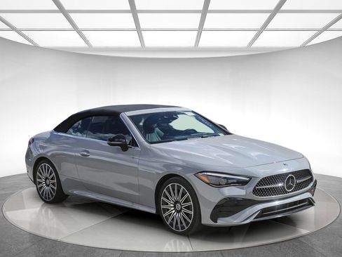 Used 2024 Mercedes-Benz CLE 450 4MATIC Cabriolet w/ Driver Assistance Package image 4